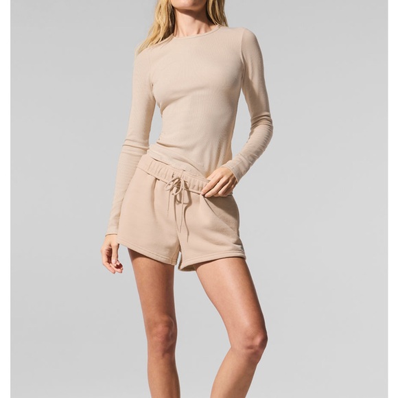 Alo Accolade Short - Macadamia - Picture 7 of 7